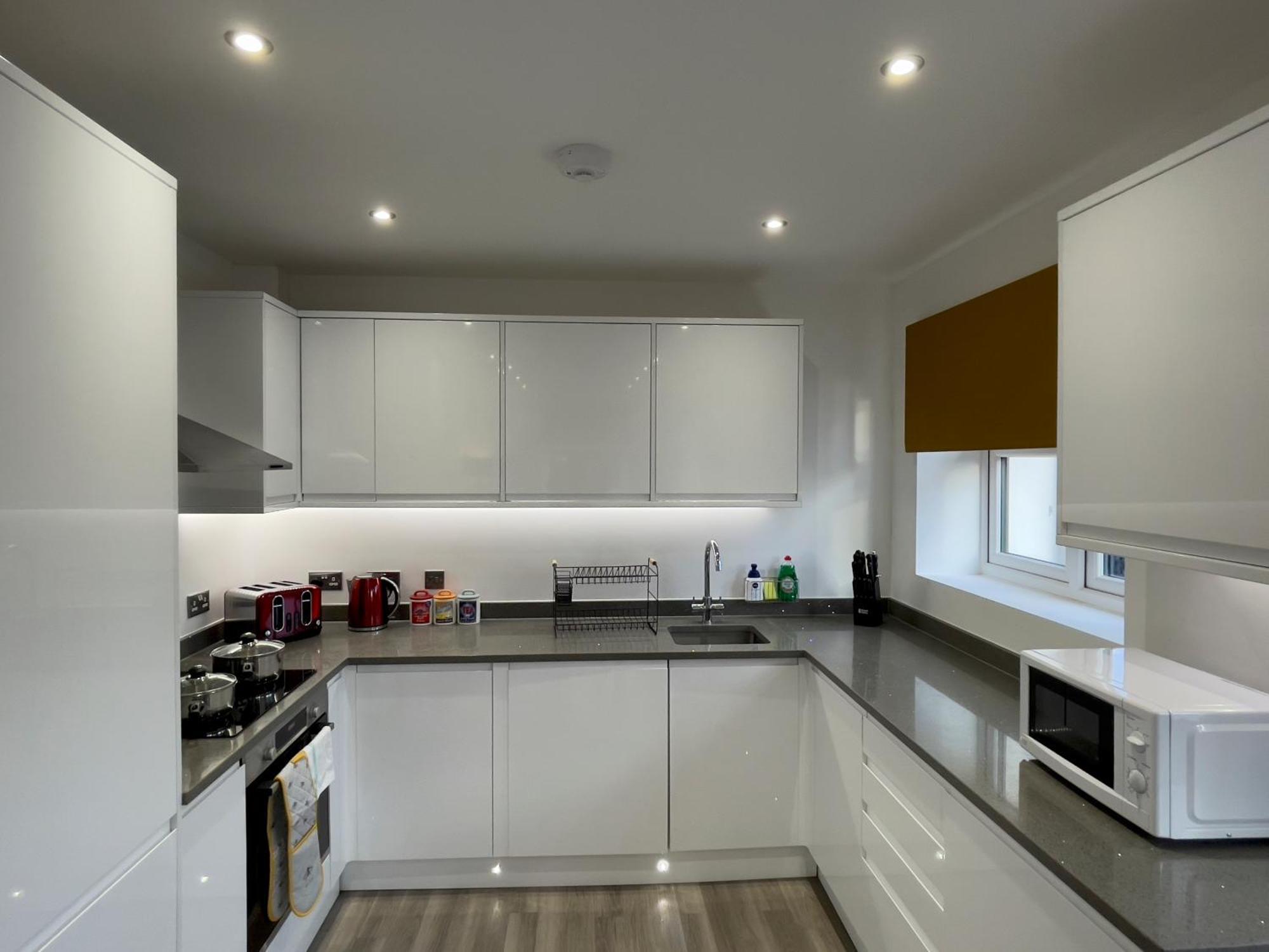 Hatfield Haven - Modern 2-Bed Retreat Near Uni, Business Park & City Center, Free Parking, Big Savings On Longer Stays Bagian luar foto